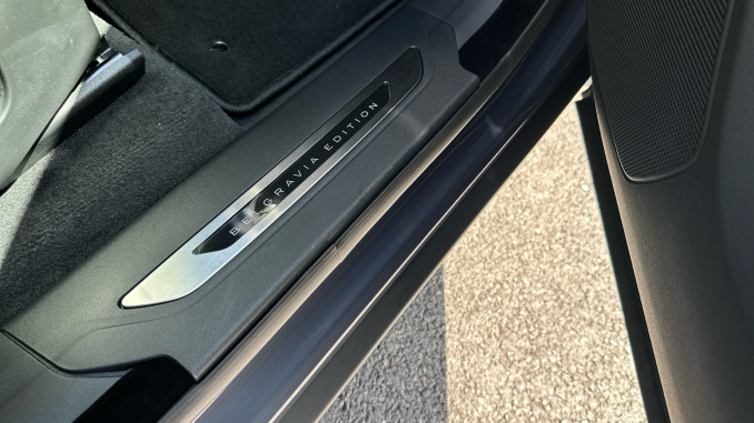 Land Rover Range Rover Velar 3.0 D300 MHEV Belgravia Edition 5dr Auto Diesel Estate - Image 44